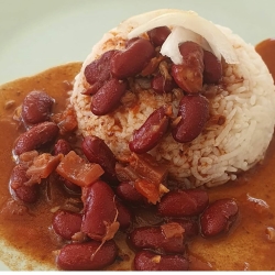 Kidney bean curry and rice