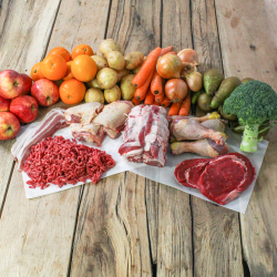 Mixed Sample Box with Organic Meat and Produce