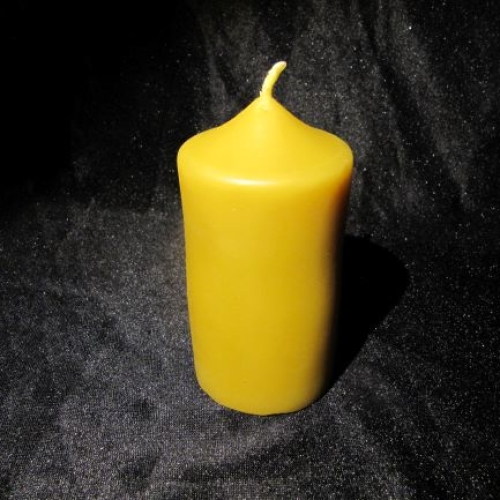 Beeswax candle pillar 7cm tall